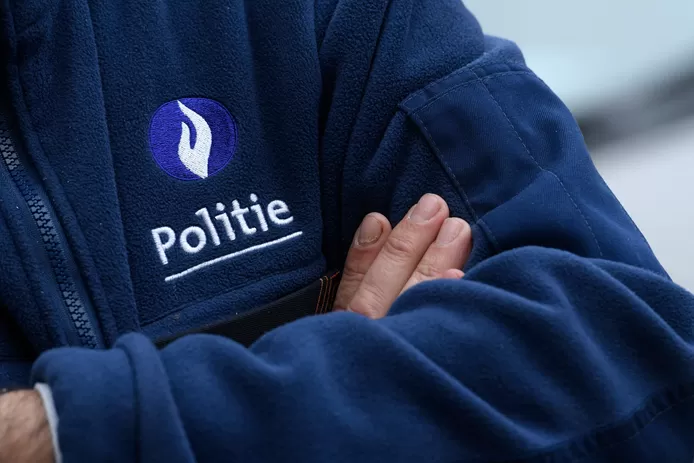 Un homme arrêté après avoir poignardé sa femme et un voisin dans le Limbourg